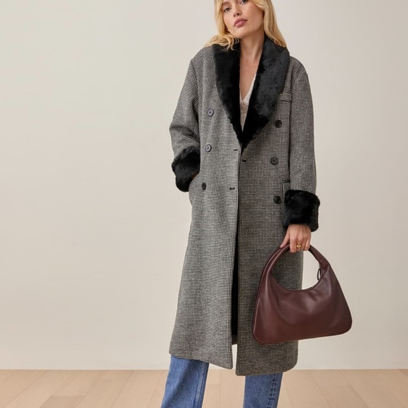 ISO!!!!! Looking for the Reformation Lester Coat in XS in black houndstooth!!!!! - Picture 1 of 1